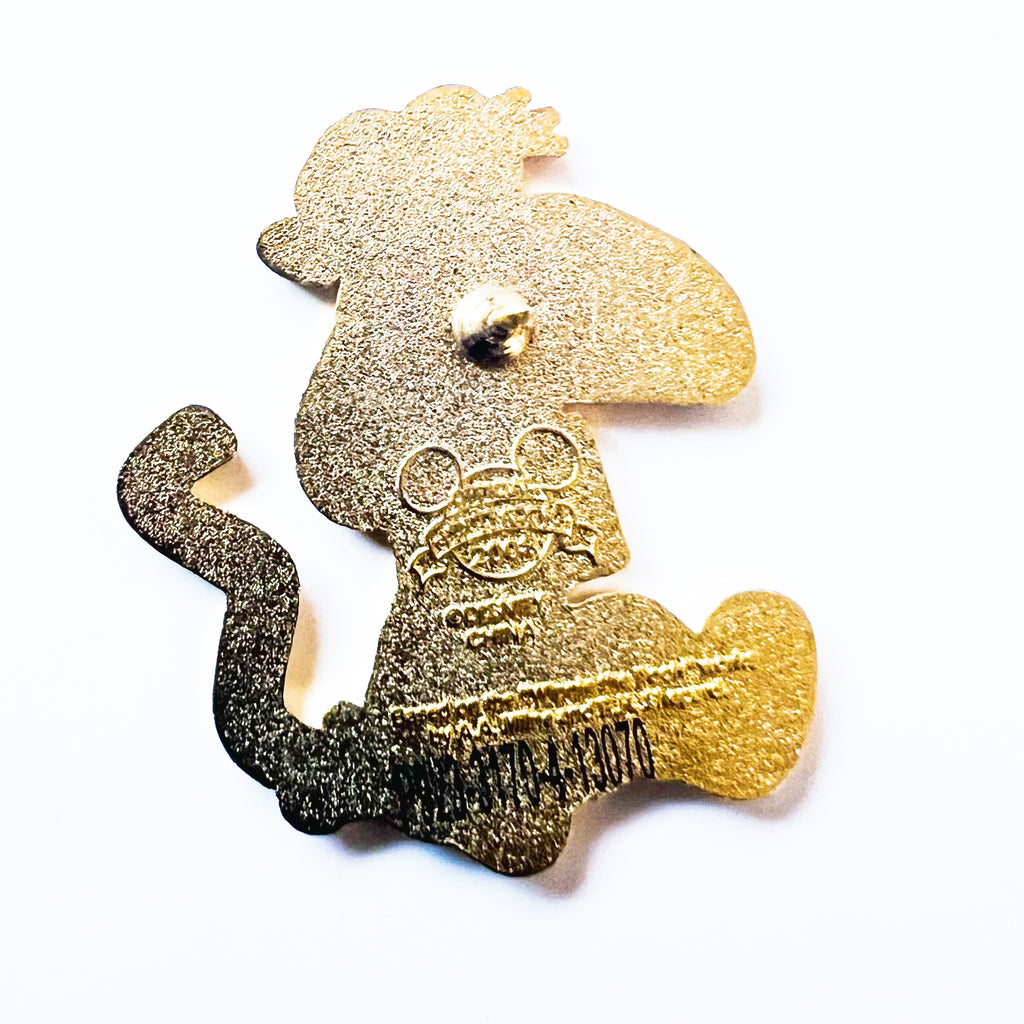 Disneyland Tigger Holding Pictures of His Friends Pin