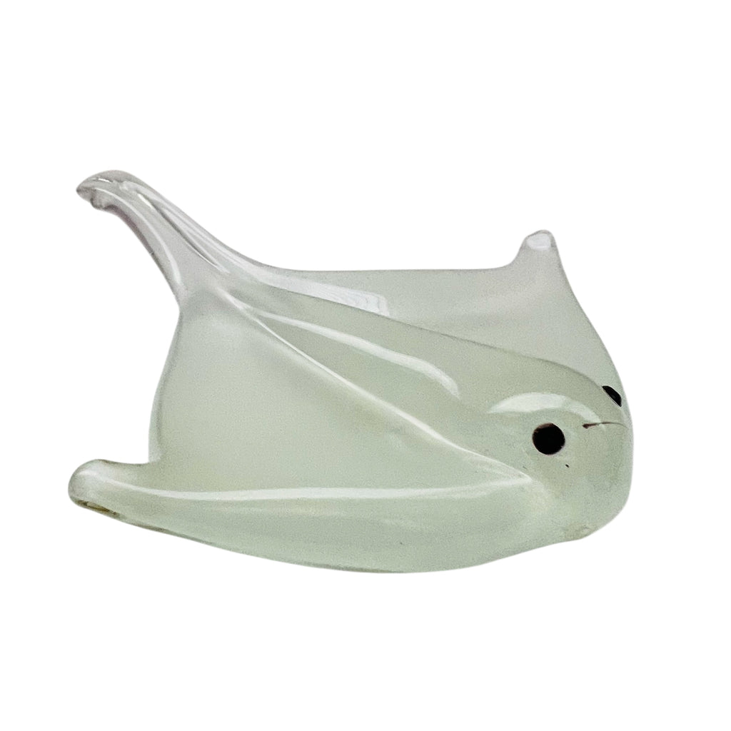 Dynasty Gallery Stingray Glows In Dark Art Glass Figurine Paperweight