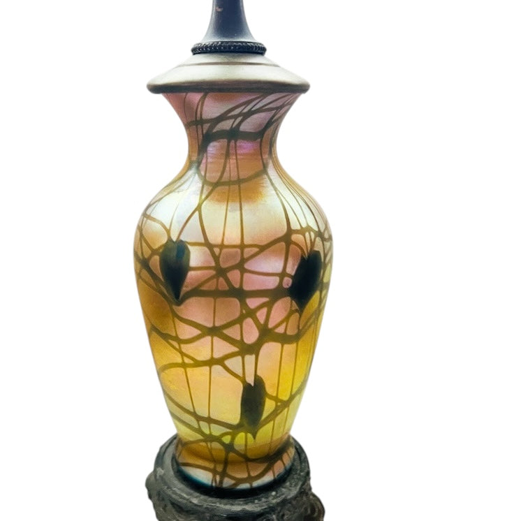 Vintage Durand Art Glass Heart Leaf Vine Table Lamp