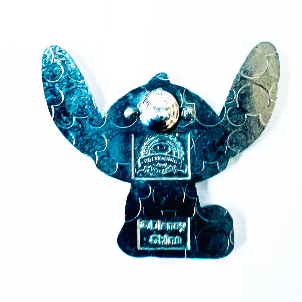 Disney Stitch Sitting Sideways Pin