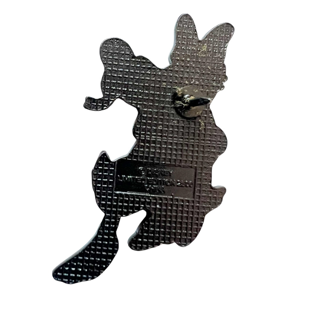 Disney Donald and Daisy Duck Kissing  Kiss Valentine Day Valentine's Pin