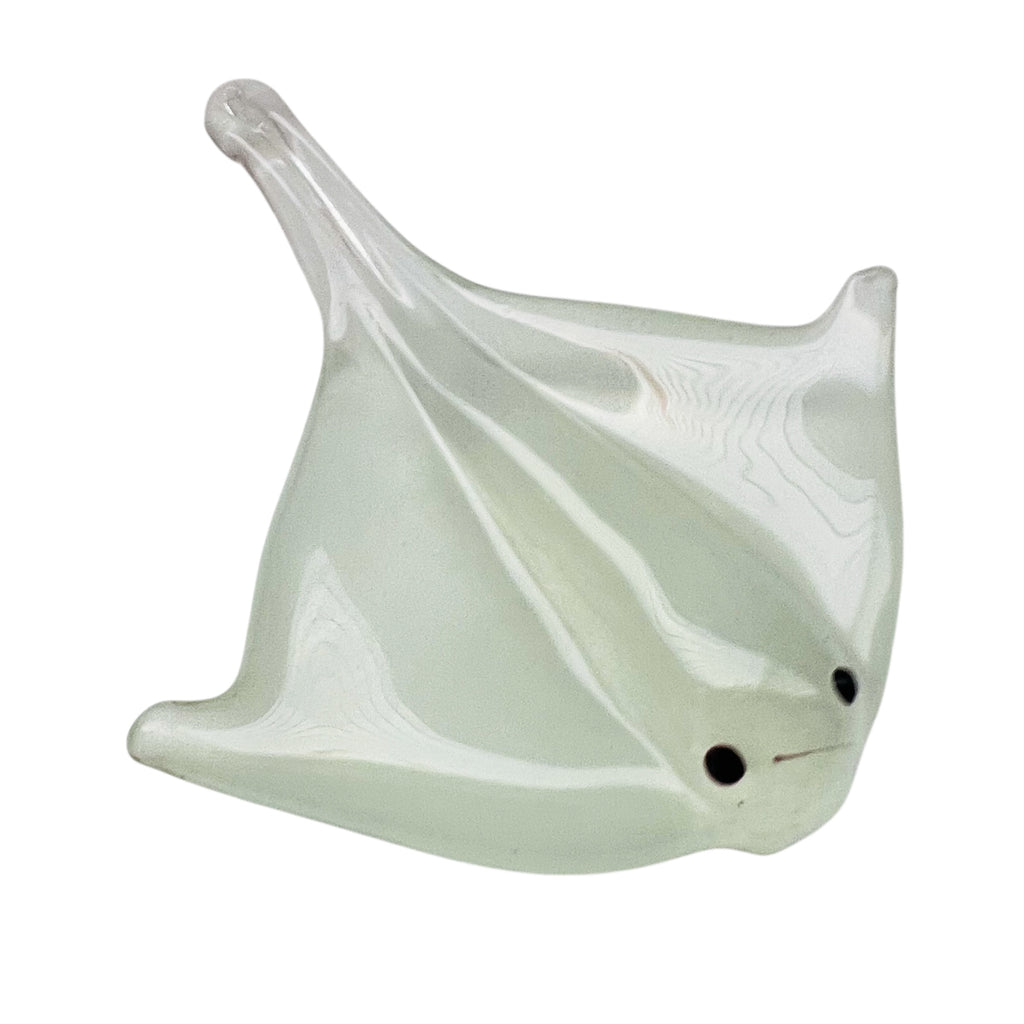 Dynasty Gallery Stingray Glows In Dark Art Glass Figurine Paperweight