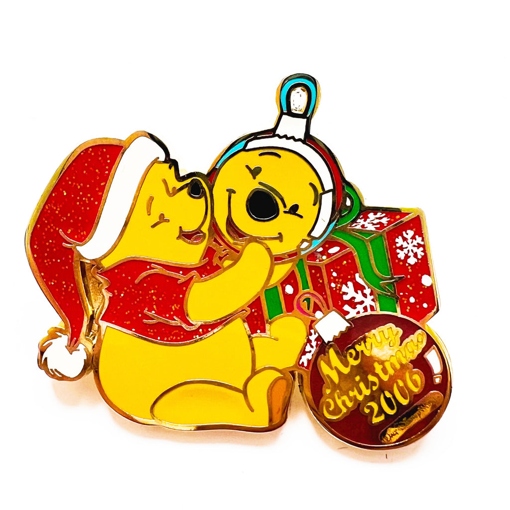 Disney Merry Christmas 2006 Character Ornament Collection Winnie The Pooh LE 3000 Pin