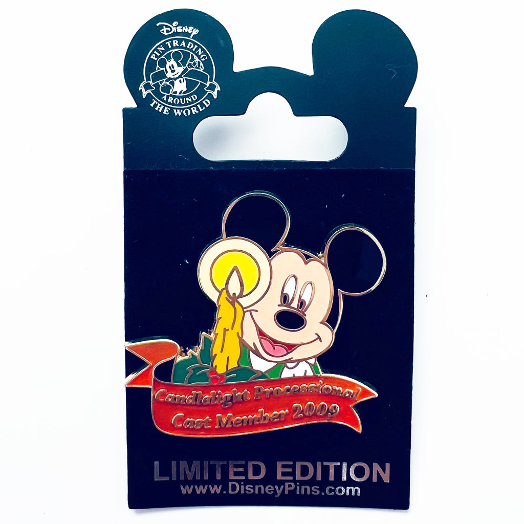 Disney Mickey Mouse Cast Member Candlelight Processional 2009 Limited Edition 1750 Pin