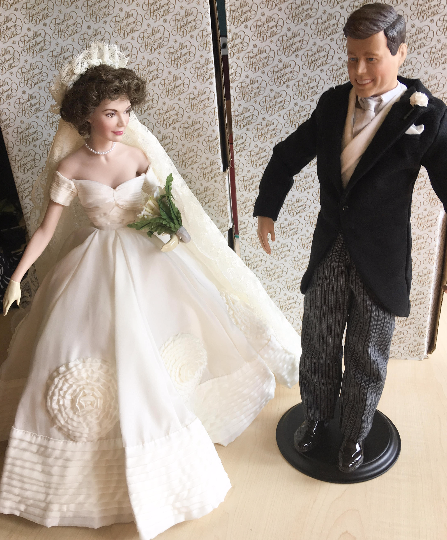 Vintage Franklin Mint Jacqueline Bouvier and John F. Kennedy Bride and Groom Porcelain Heirloom Dolls
