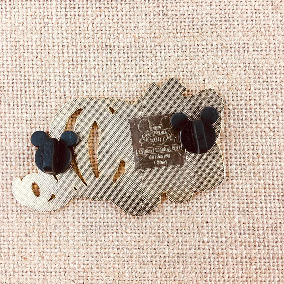 Disney Alice in Wonderland Cheshire Cat Invisible Jumbo Pin Limited Edition 500