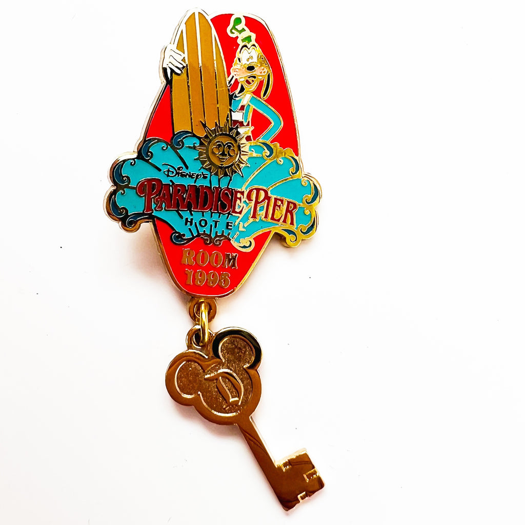 Disney Paradise Pier Hotel Goofy Hotel Room 1995 First Release Key Pin