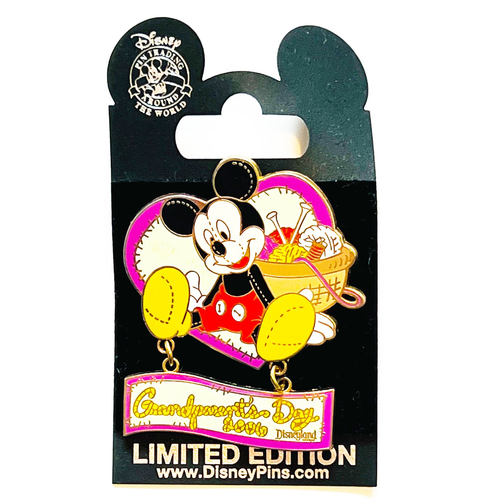 Disneyland DLR Grandparents Day 2006 Mickey Mouse Disney Knitting Needle LE 1000 Pin