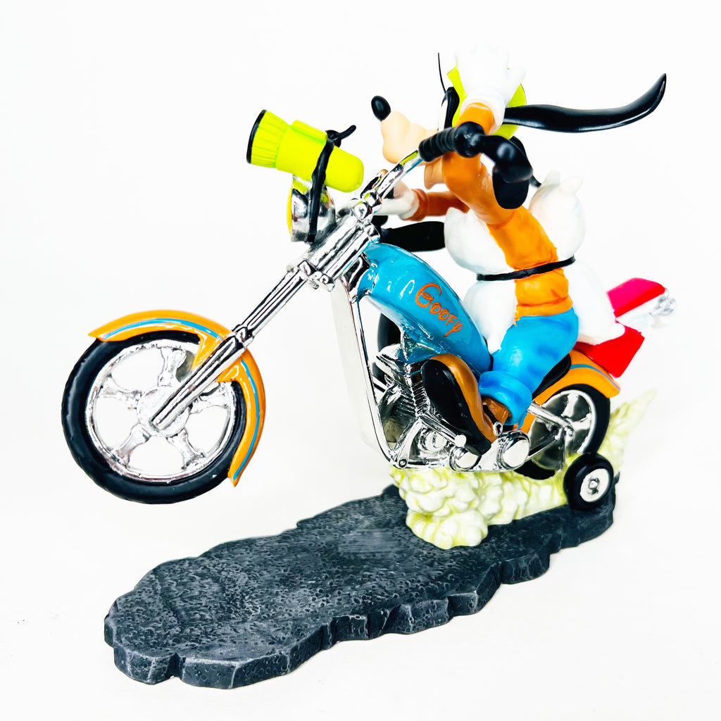 Disney Mickey and Friends Goofing Around Fun on the Open Road Collection Figurine