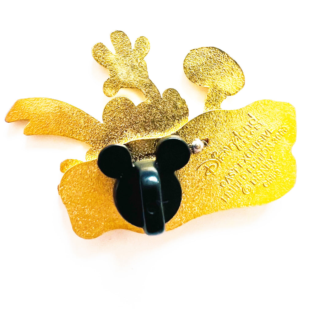 Disney Disneyland DLR Cast Exclusive Mickey on a Sled Slider LE 3000 Pin