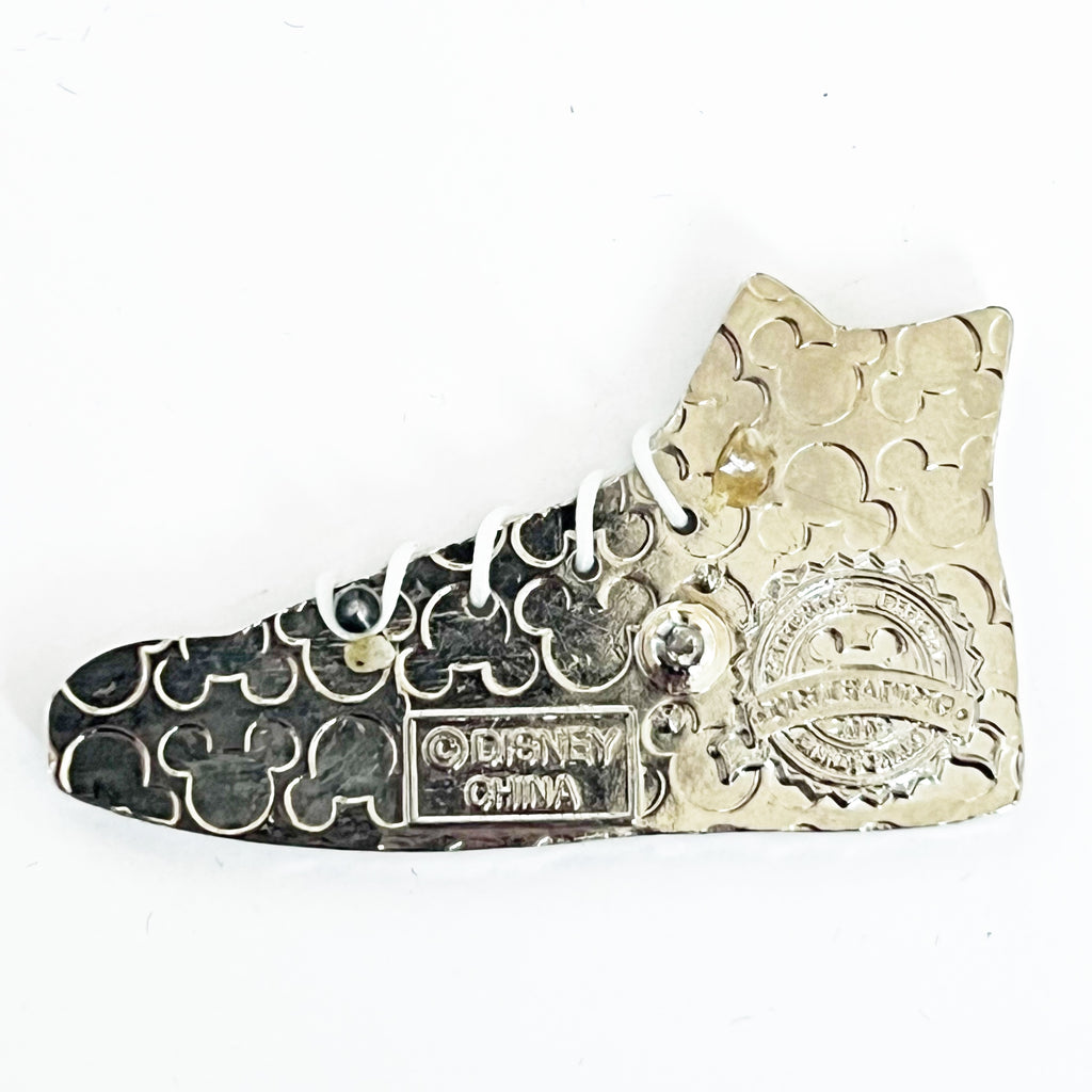 Disney GOOFY Sneaker Free-D laces High Top Tennis Shoe Pin