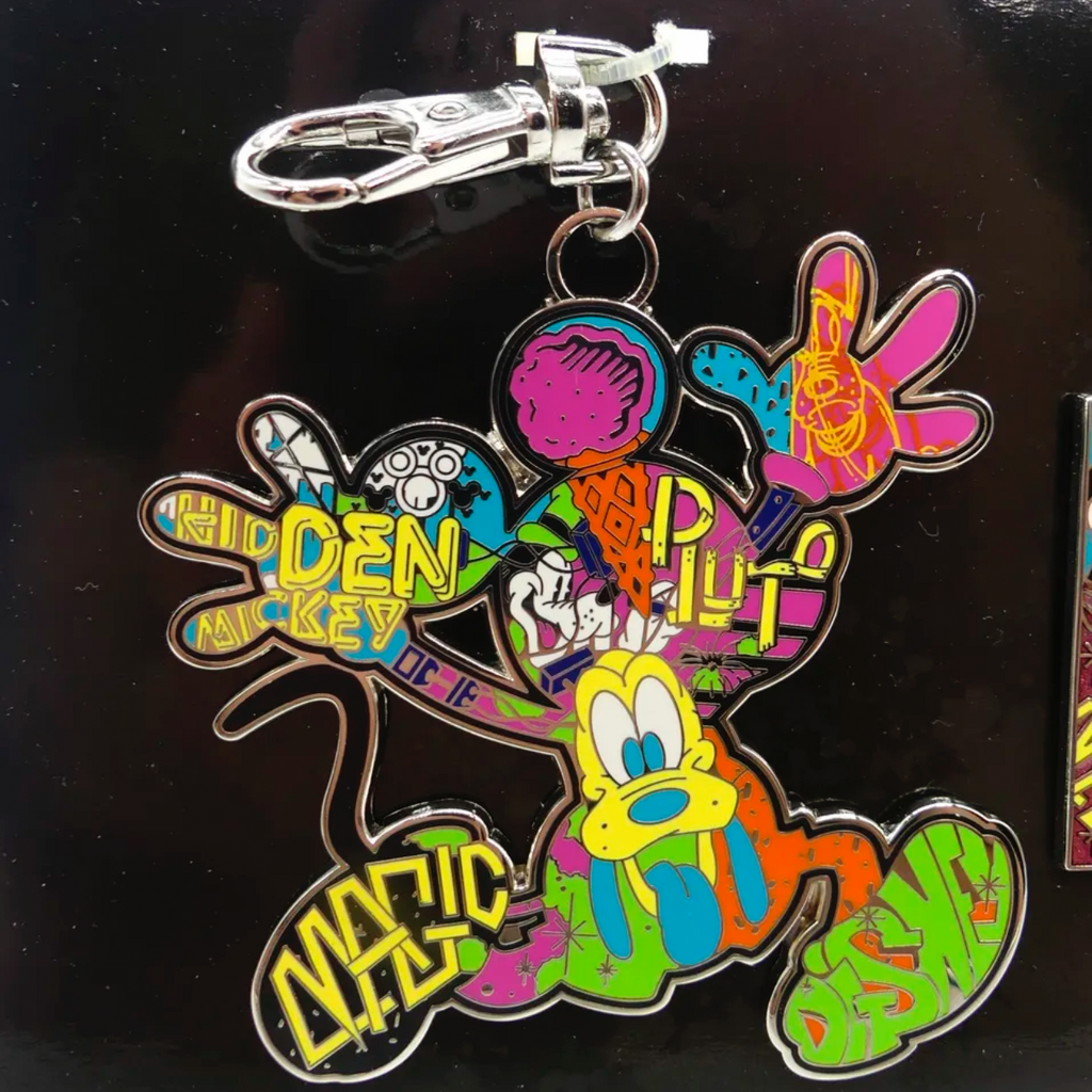 Disney Pin and Lanyard Medal "Graffiti Mickey Pluto & Goofy 2010 Walt Disney Set