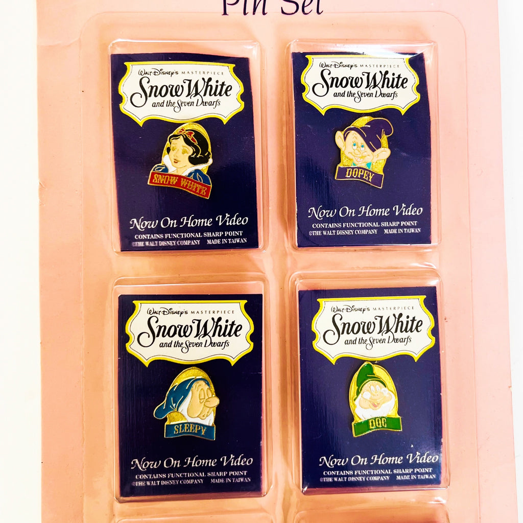 Disney Snow White 7 Dwarfs Special Edition 8 Character Pins Set