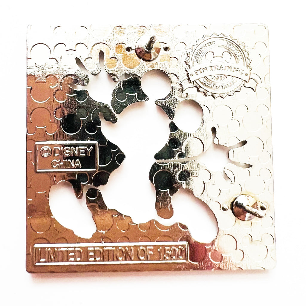 Disney Pin and Lanyard Medal "Graffiti Mickey Pluto & Goofy 2010 Walt Disney Set