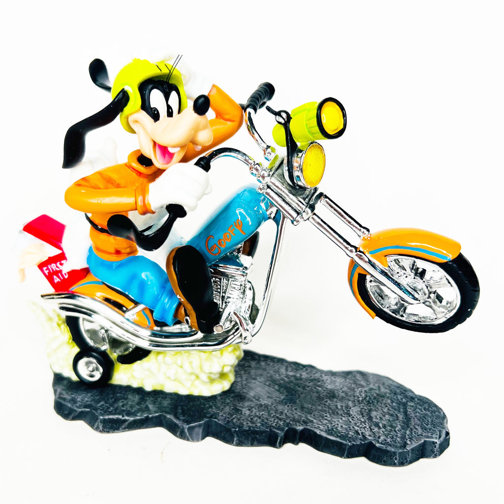 Disney Mickey and Friends Goofing Around Fun on the Open Road Collection Figurine