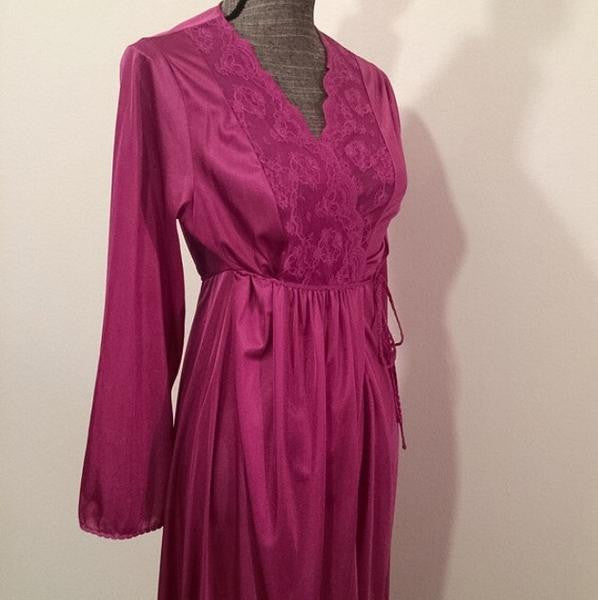 Vintage Gilead Robe