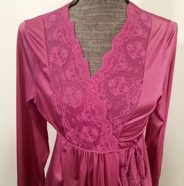 Vintage Gilead Robe