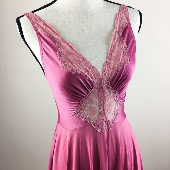 Vintage Olga Full Length Nightgown