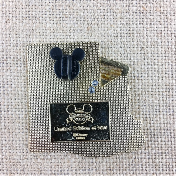 Scrooge McDuck Tax Day 2007 Bags Disney DLR Limited Edition Pin