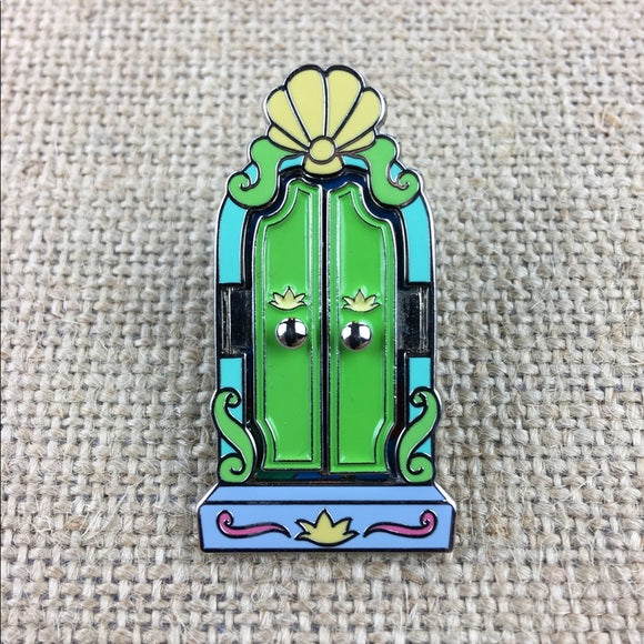 Disney Princess Hinged Window Ariel Pin