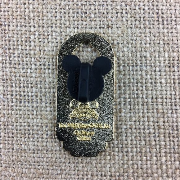 The Hollywood Tower Do Not Disturb Dior Hanger Pin