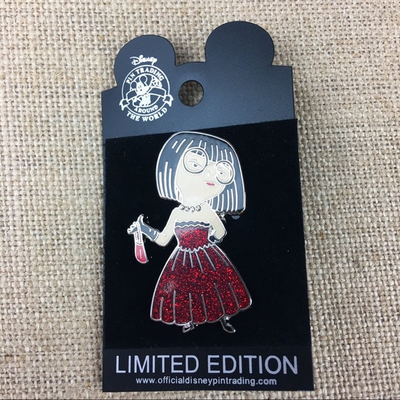 Disney Incredibles Edna Mode Dressed Up Sparkle LE