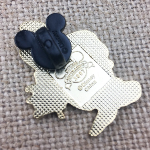 Disney Snow White & the 7 Dwarfs Bashful Holding Jeweled Flower Series Pin