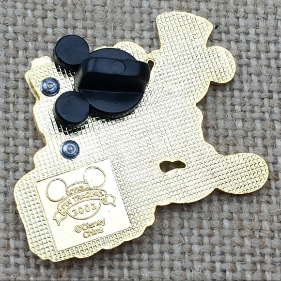 Disney Mickey Minnie Mouse Cutting Wedding Cake 3D 2002 Pin