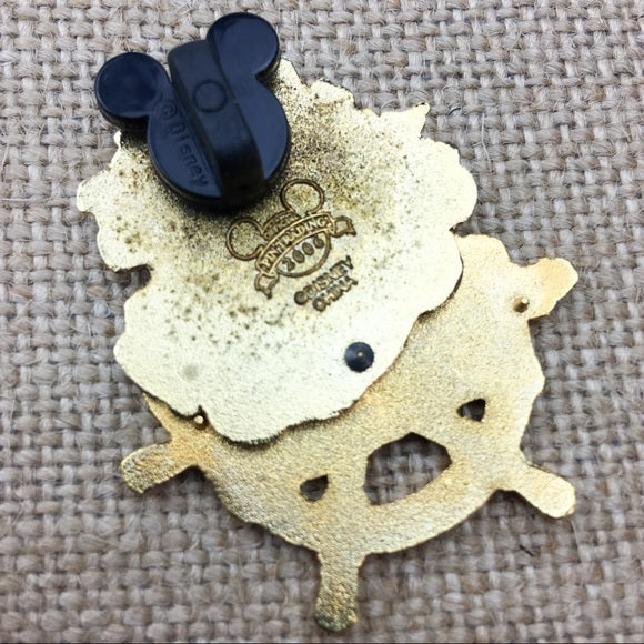 Disney Pirates of the Caribbean Skeleton Ghost Ships Wheel Pin