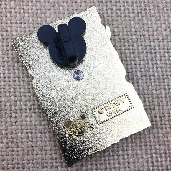 Disney Pirates of the Caribbean Elizabeth Swann Animated 3D Pin