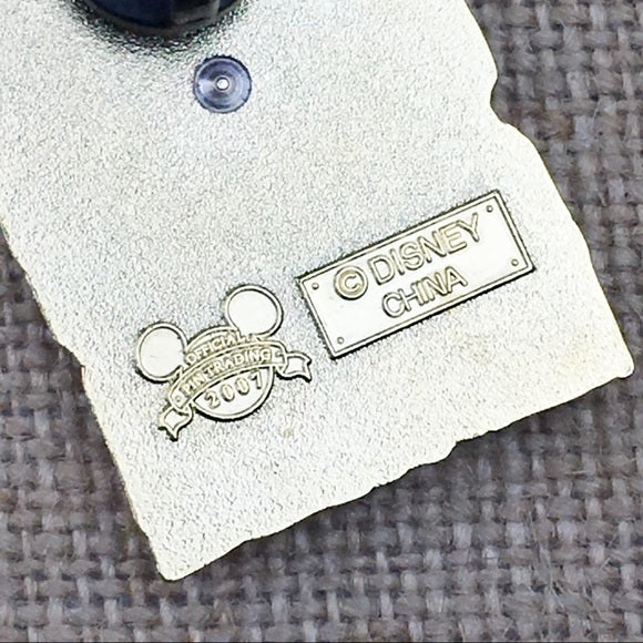 Disney Pirates of the Caribbean Elizabeth Swann Animated 3D Pin