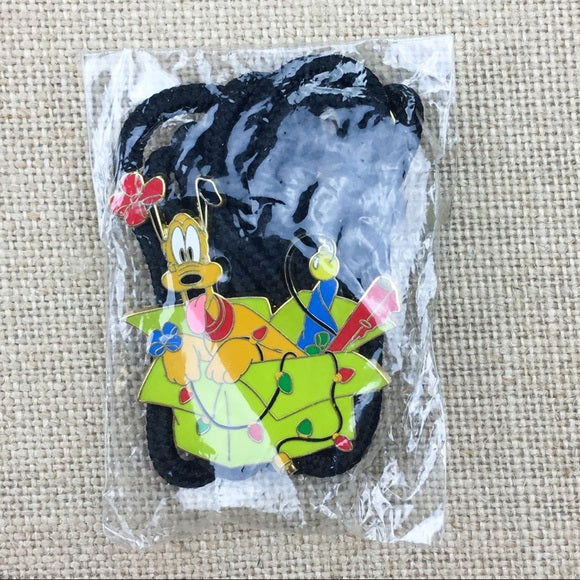 Disney Pin Lanyard ID Holder Cast Pluto Christmas Holiday Lights Sealed Package