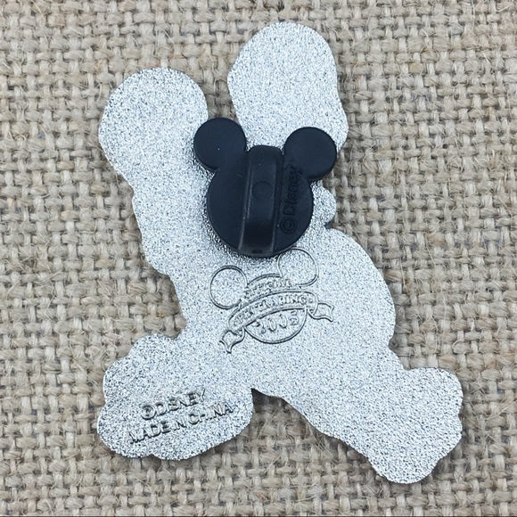 Disney Donald Duck Space Astronaut Series Spacesuit Pin