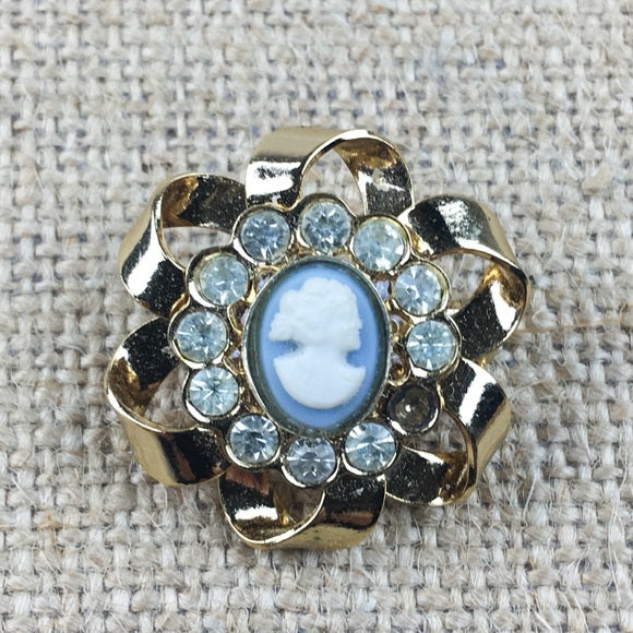 Vintage Jewels by Emmons Cameo Pendant Brooch