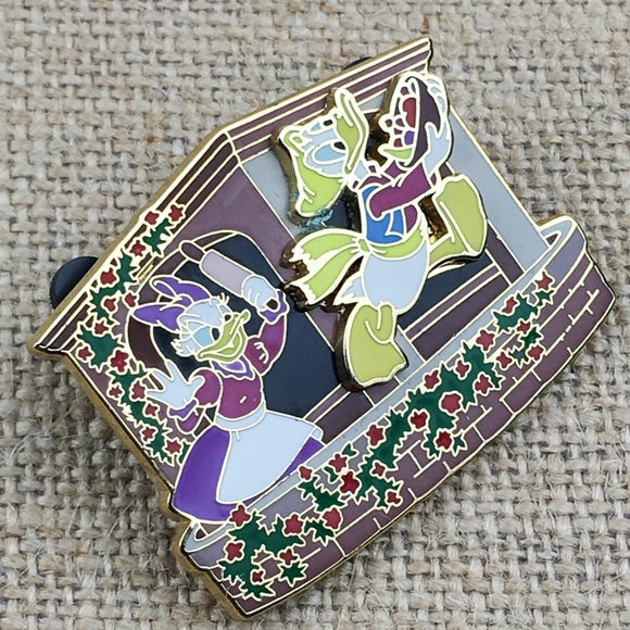 Disney Daisy and Donald Duck Holiday Christmas Slider Pin