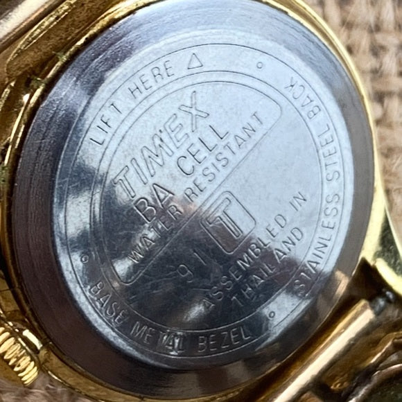 Vintage Timex Quartz Turquoise Stretch Band Watch