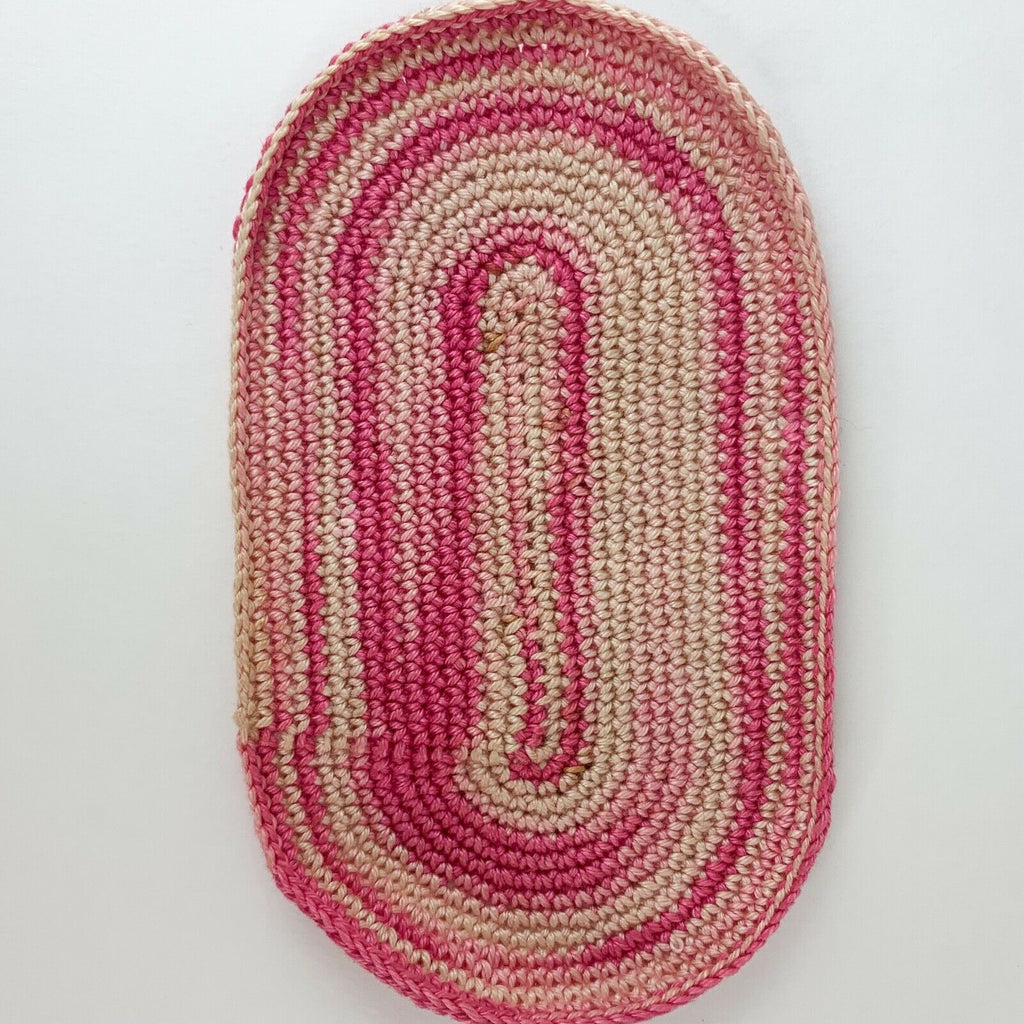 Dollhouse Miniature Oval Rug Pink 5"x3"