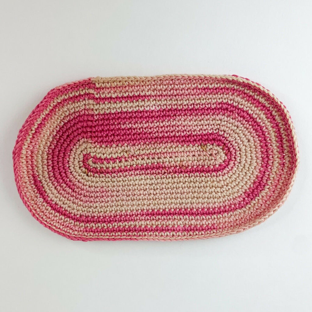 Dollhouse Miniature Oval Rug Pink 5"x3"