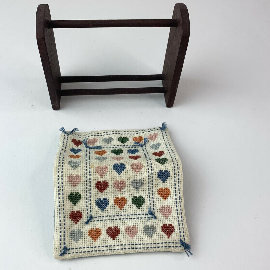 Dollhouse Miniature Wood Blanket Holder w/ Heart Quilt Wall Hanging Decoration