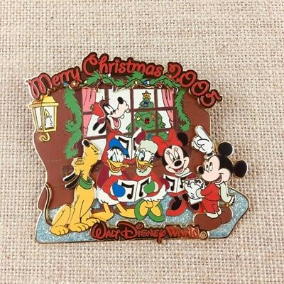 Disney Merry Christmas Mickey Mouse & Friends Caroling Pin Boxed Limited Edition