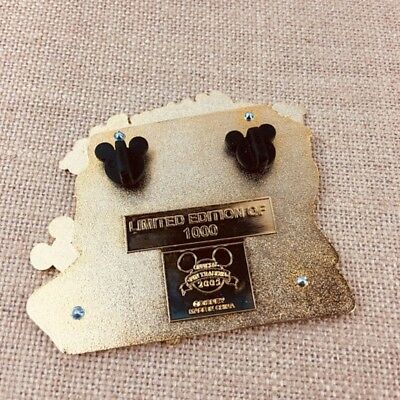 Disney Merry Christmas Mickey Mouse & Friends Caroling Pin Boxed Limited Edition