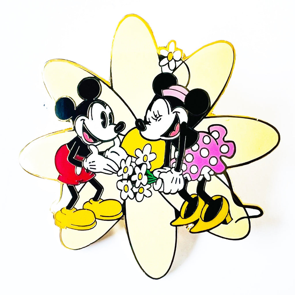 Disney Mickey and Minnie Daisy Flower Limited Edition 2000 Pin