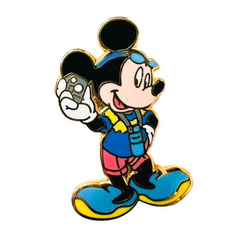 Disney Mickey Mouse Sunglasses Camera Travelers Pin