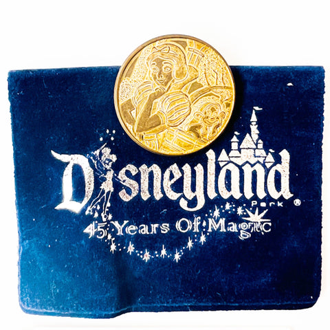 Disneyland 45 Years of Magic Snow White Dopey Commemorative LE Coin Medallion