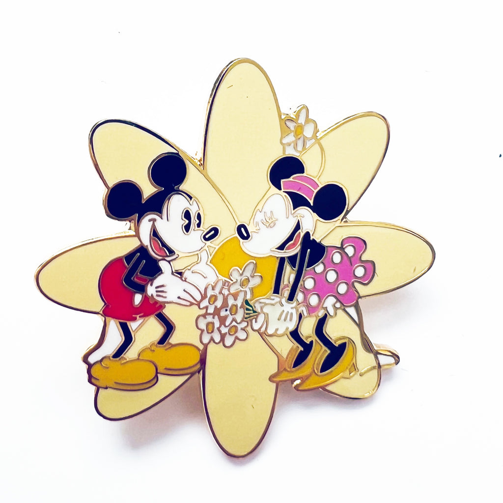 Disney Mickey and Minnie Daisy Flower Limited Edition 2000 Pin