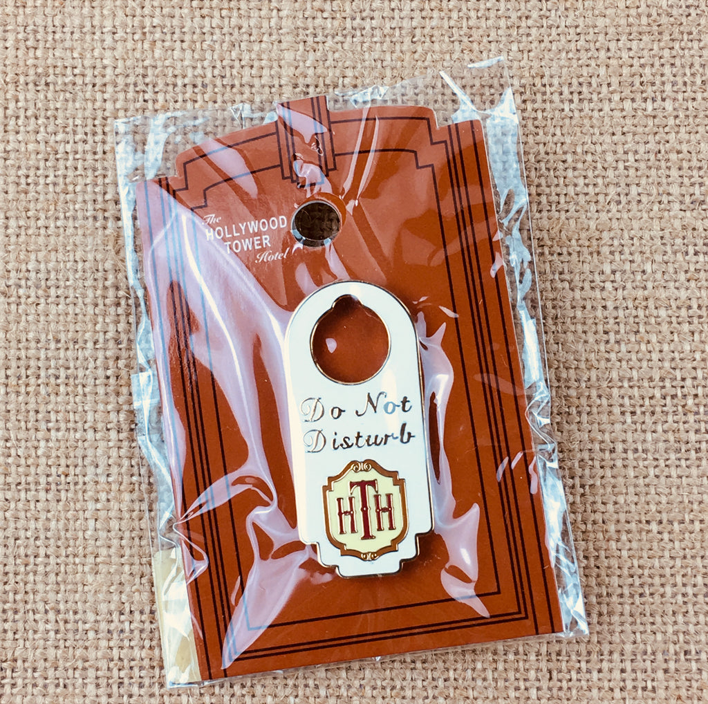 New The Hollywood Tower Do Not Disturb Door hanger Disneyland Resort Twillight Zone Collector Pin
