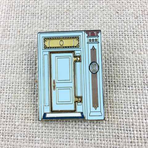 Disneyland Resort Club 33 Door Pin with Walt Disney LE 1500