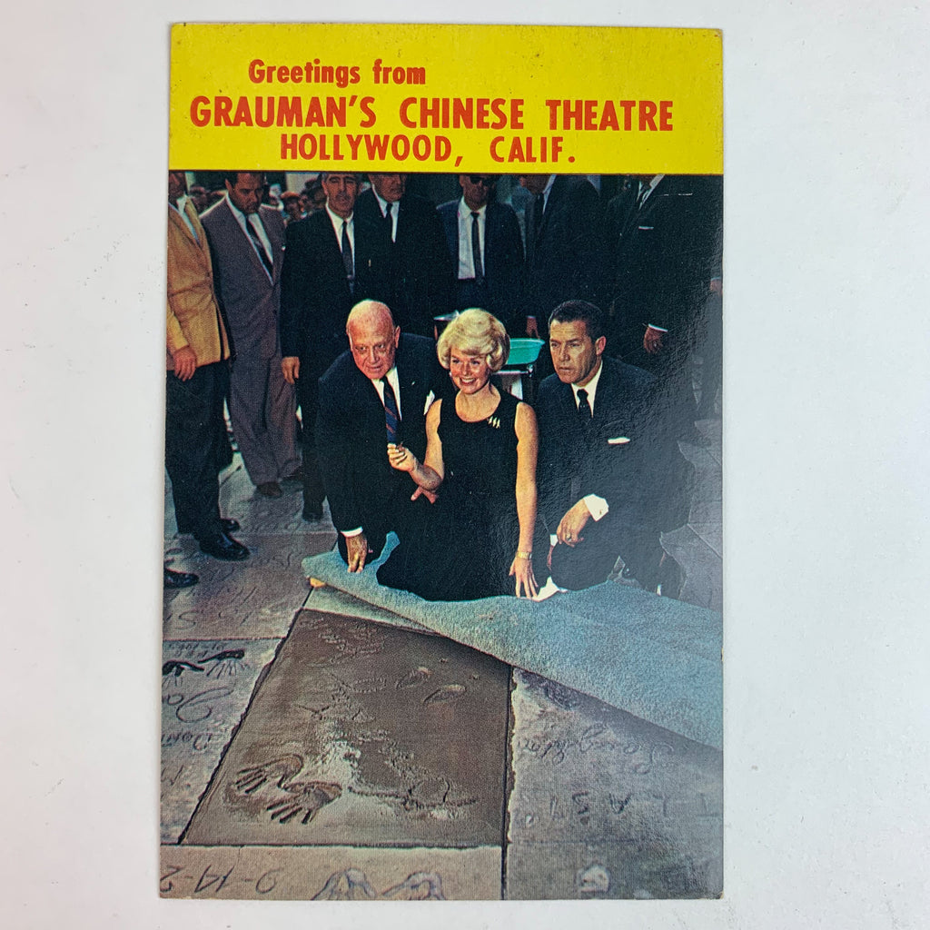 Grauman´s Chinese Theatre Hollywood CA Handprint Ceremony Doris Day Postcard