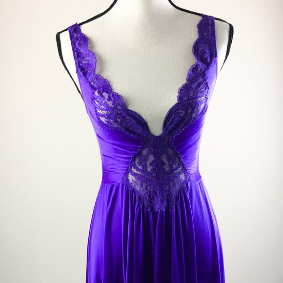 Vintage Olga Full Length Long Lingerie Nightgown