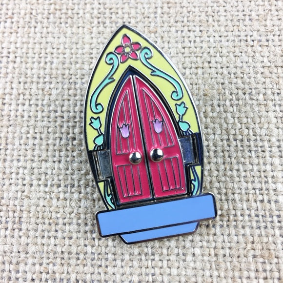 Disney WDW Hinged Snow White Hinged Window Pin